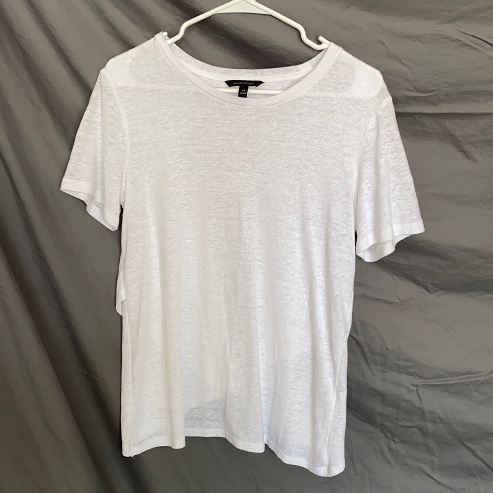 Banana Republic Women’s Cross back tee-M